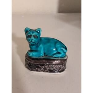 Vintage Chinese Mud Cat Ceramic Figurine Turquoise On Purple Pedestal *Rare*